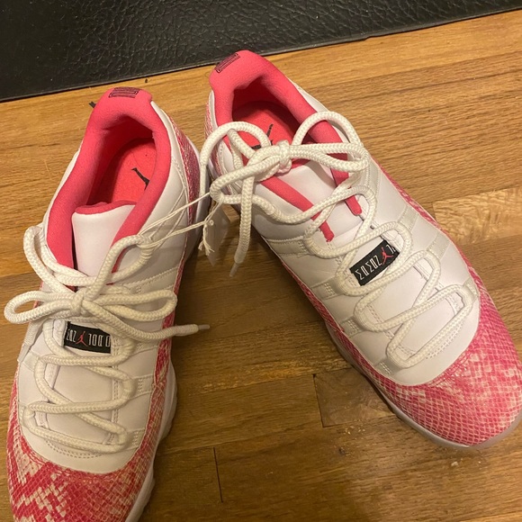 pink snake skin - Picture 3 of 3